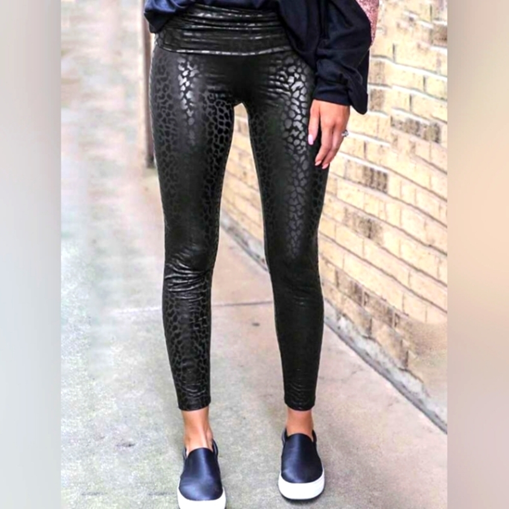 Shirley & Stone Black Foil Leggings size Medium